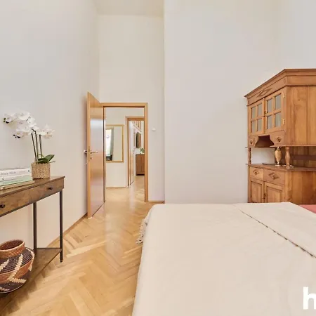 Grand Azure - Homfi Collection فروتسواف